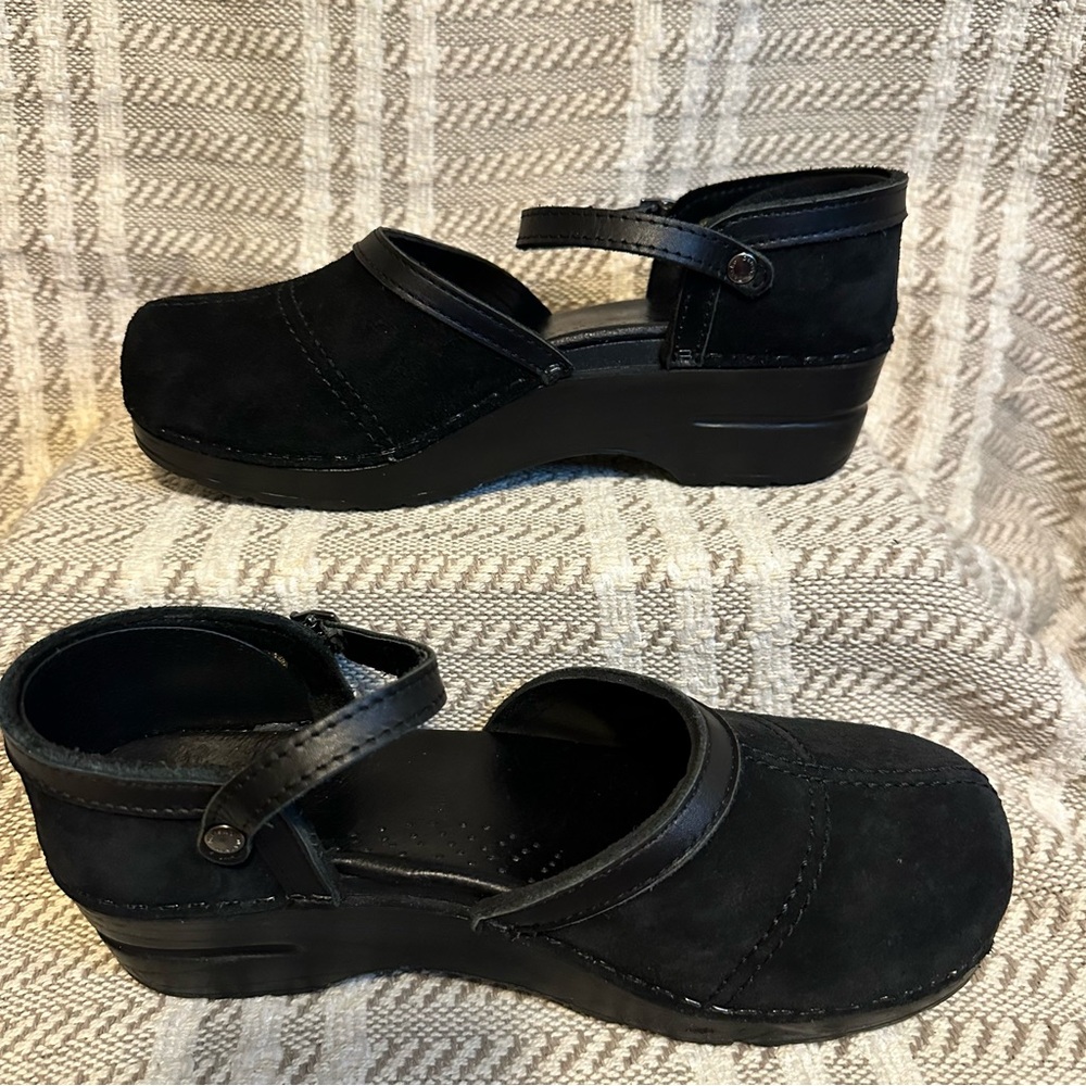 DANSKO MARYJANE BLACK SUEDE WOMENS 39/8.5 CLOG